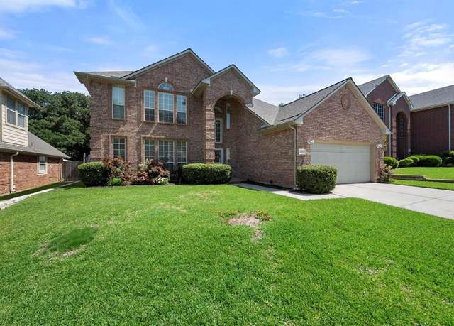 Property at 1923 Parktree Dr, Arlington, TX 76001, 3 beds, 3 baths