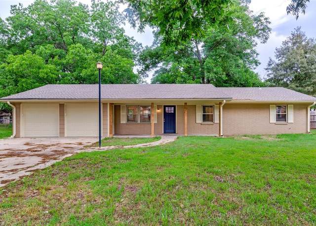 Property at 505 Locust St, Edgewood, TX 75117, 3 beds, 2 baths