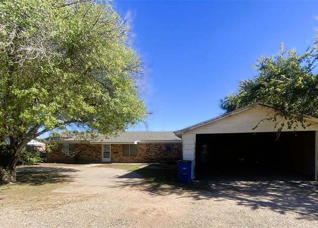 Property at 200 N Hilmar St, Weinert, TX 76388, 4 beds, 3 baths