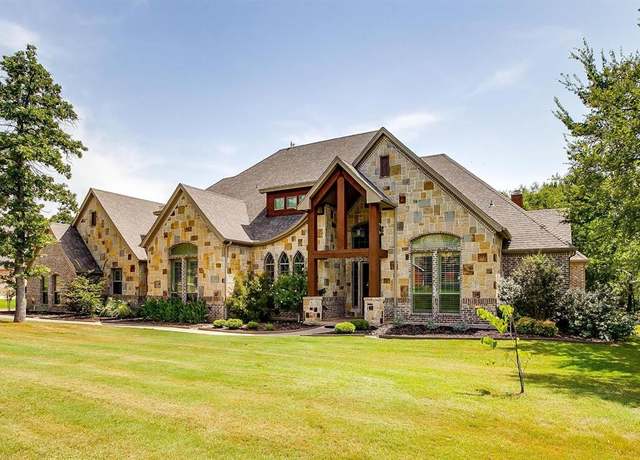 Property at 4620 Terlingua Ct, Fort Worth, TX 76108, 4 beds, 4.5 baths