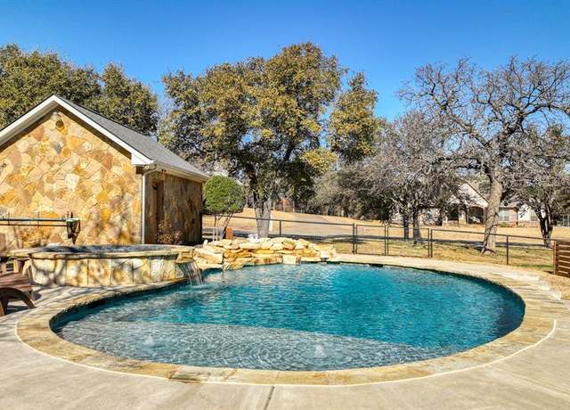 Property at 3707 De Cordova Ranch Rd, Granbury, TX 76049, 3 beds, 3 baths