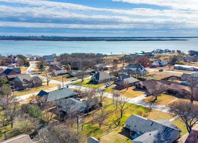 Property at 327 N Peninsula Dr, Lakewood Village, TX 75068