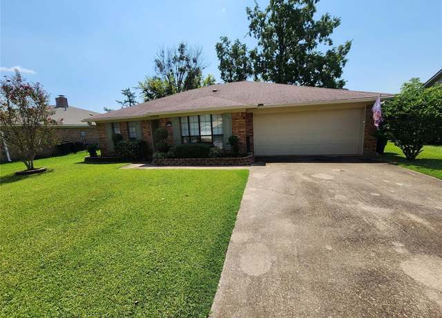 Property at 2608 Brown St, Bossier City, LA 71111, 3 beds, 2 baths