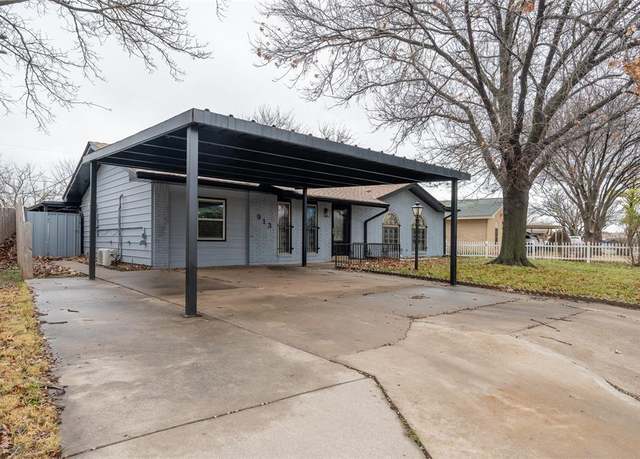 Property at 913 Foley Ave, Iowa Park, TX 76367, 5 beds, 3 baths