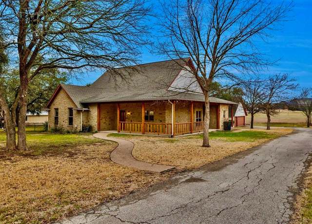 Property at 1714 Bent Tree Ct, Granbury, TX 76049, 3 beds, 2 baths