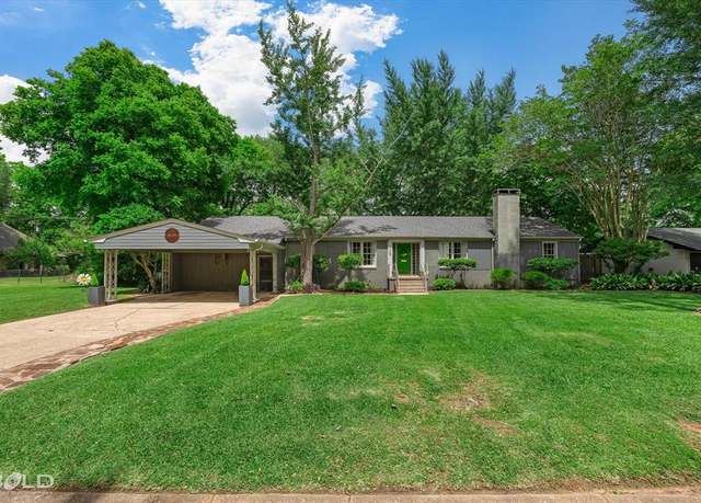 Property at 4725 Crescent Dr, Shreveport, LA 71106, 3 beds, 3 baths