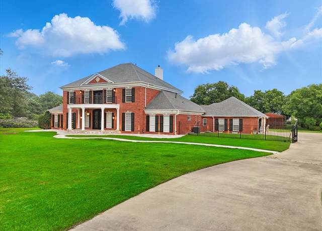 Property at 6260 Oak Hollow Dr, Burleson, TX 76028, 5 beds, 5 baths