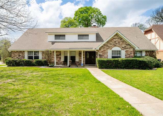 Property at 919 Green Hills Rd, Duncanville, TX 75137, 5 beds, 3.5 baths