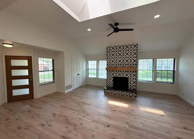 Property at 4105 Angelina Dr, Plano, TX 75074, 3 beds, 2 baths