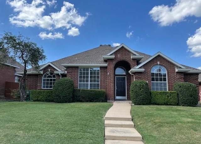 Property at 11144 Creekwood Dr, Frisco, TX 75035, 4 beds, 2 baths
