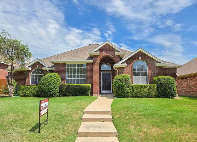 Property at 11144 Creekwood Dr, Frisco, TX 75035, 4 beds, 2 baths