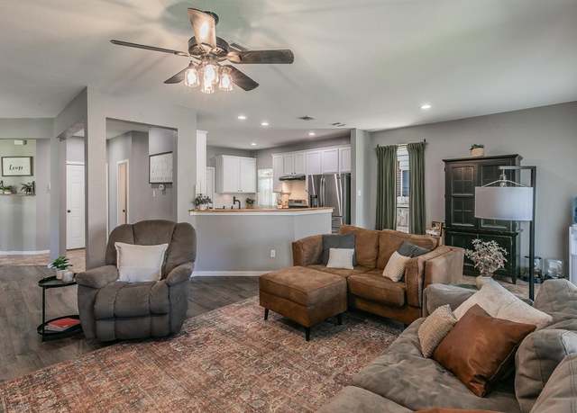 Property at 5463 Pecan Creek Cir, Fort Worth, TX 76244, 4 beds, 2.5 baths