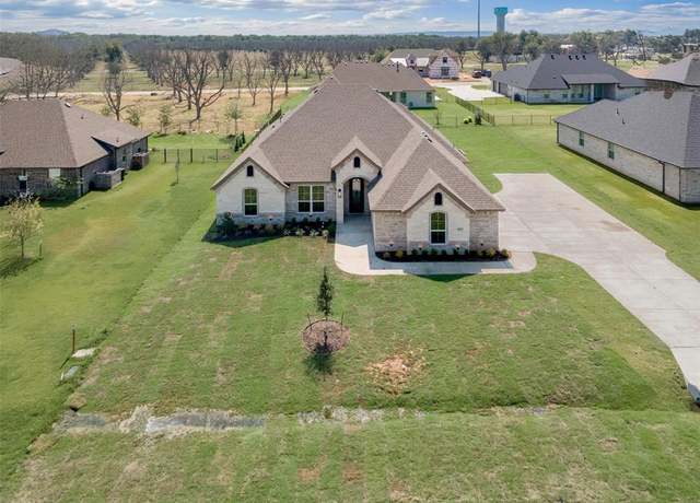 Property at 3016 Hazlewood Rd, Granbury, TX 76049, 4 beds, 3 baths