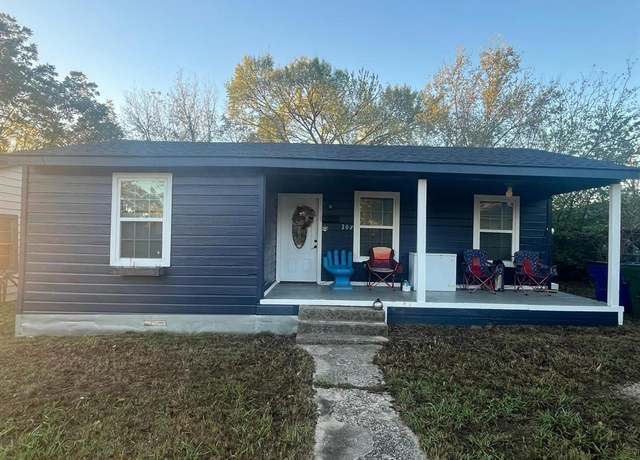 Property at 208 3rd St, Whitesboro, TX 76273, 2 beds, 1 bath