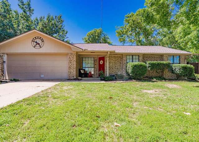 Property at 2120 Lisa Cir, Canton, TX 75103, 3 beds, 2 baths