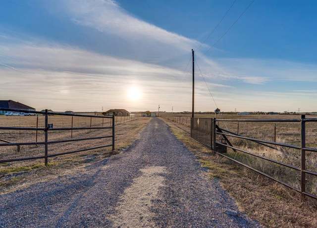 Property at 10365 Singleton Rd, Midlothian, TX 76065, 4 beds, 3.5 baths