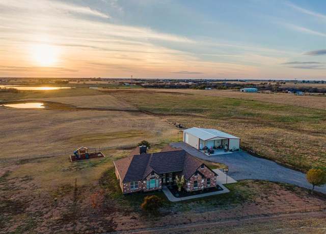 Property at 10365 Singleton Rd, Midlothian, TX 76065, 4 beds, 3.5 baths