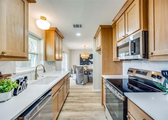 Property at 8735 Charing Cross Ln, Dallas, TX 75238, 5 beds, 2.5 baths