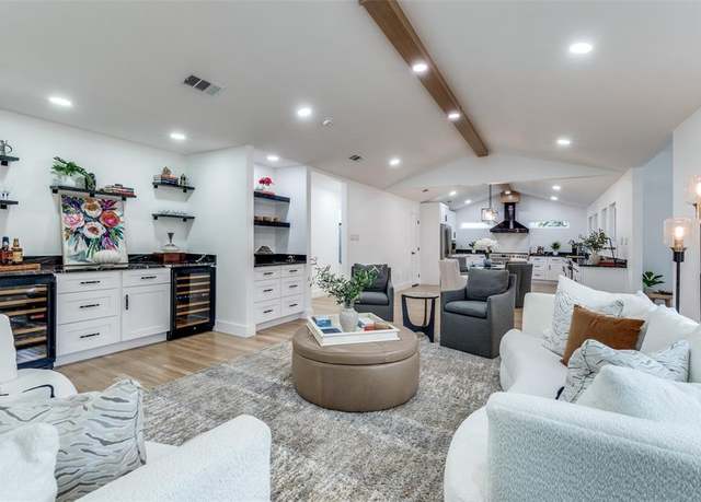 Property at 6812 Coronado Ave, Dallas, TX 75214, 3 beds, 3.5 baths