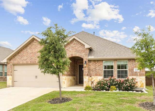 Property at 4018 Woodford Dr, Forney, TX 75126, 4 beds, 2 baths
