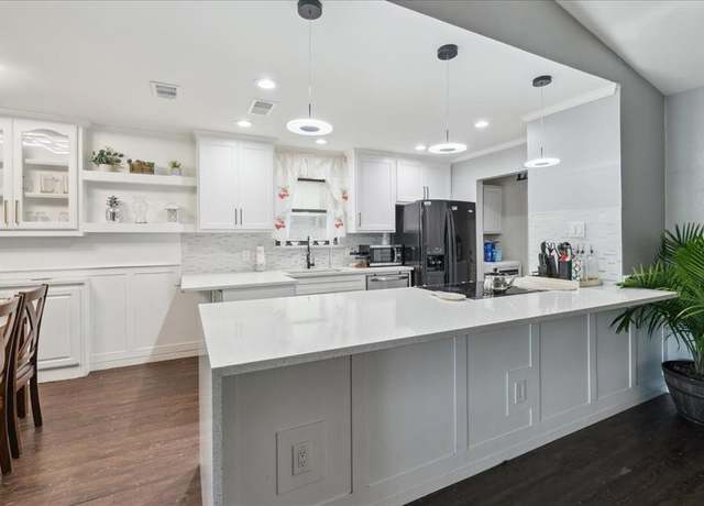 Property at 1527 Twin Post Dr, Arlington, TX 76014, 3 beds, 2 baths