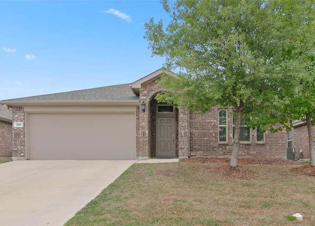 Property at 1325 Trumpet Dr, Fort Worth, TX 76131, 4 beds, 2 baths