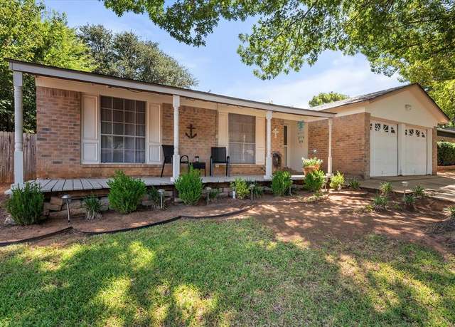 Property at 5417 Sandusky Ct, Arlington, TX 76017, 3 beds, 2 baths