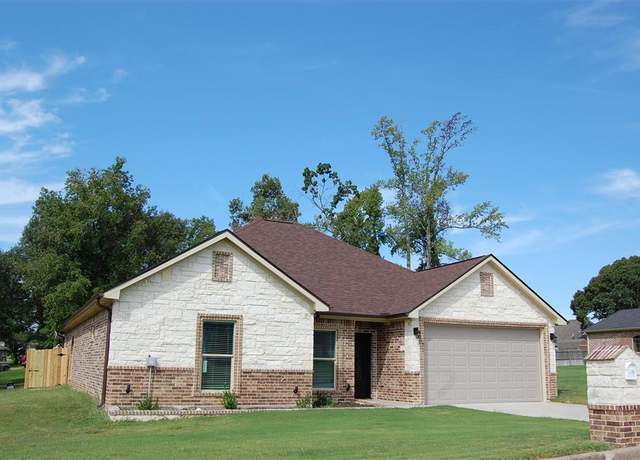 Property at 23001 Red Azalea Ln, Lindale, TX 75771, 4 beds, 2 baths