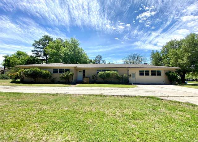 Property at 125 W Cypress St, Cross Plains, TX 76443, 3 beds, 2 baths