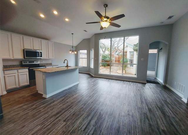 Property at 1917 Briarwyck Ct, Denton, TX 76205, 3 beds, 2 baths