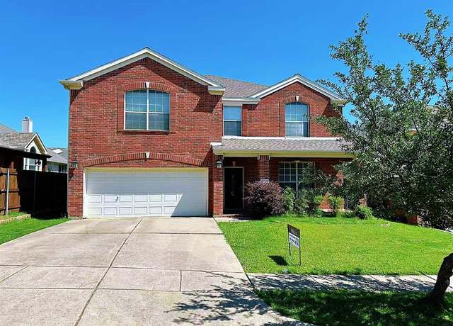 Property at 9916 Delamere Dr, Fort Worth, TX 76244, 4 beds, 2.5 baths