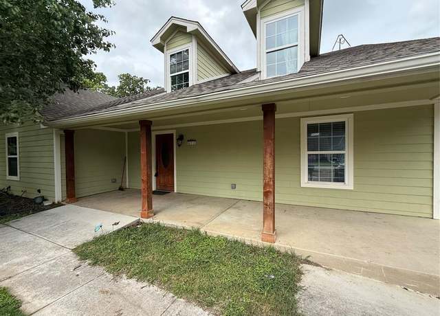 Property at 400 N Avenue A, Springtown, TX 76082, 5 beds, 3 baths