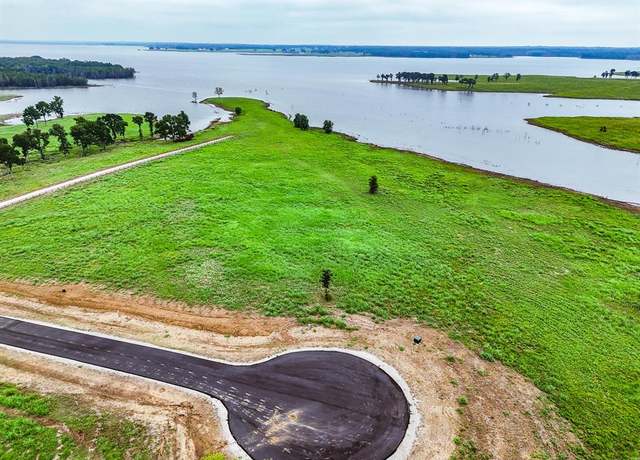 Property at 204 Lakeshore Ln, Windom, TX 75492