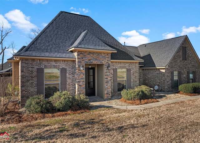 Property at 122 Darren St, Stonewall, LA 71078, 4 beds, 3 baths