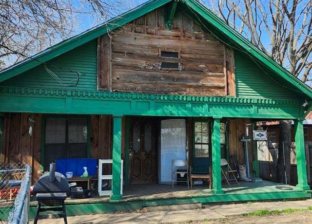 Property at 811 N Bond Ave, Dallas, TX 75211, 2 beds, 1 bath
