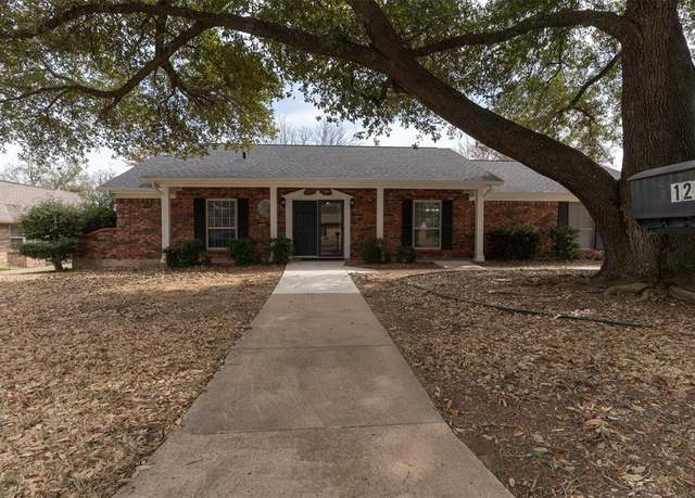 Property at 1223 Surry Place Dr, Cleburne, TX 76033, 3 beds, 2 baths