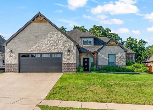 Property at 184 Lakeview Cir, Pilot Point, TX 76258, 4 beds, 2 baths