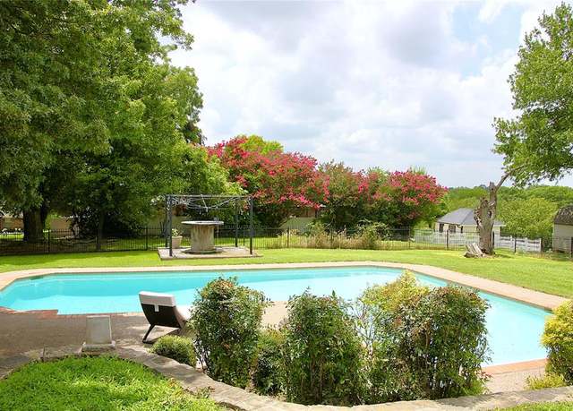 Property at 204 Branchford Dr, Sherman, TX 75090, 4 beds, 3 baths