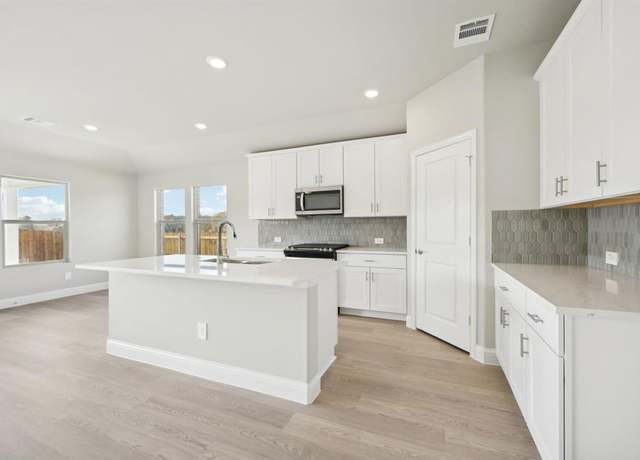Property at 1109 Emberwood Dr, Mckinney, TX 75069, 4 beds, 3 baths
