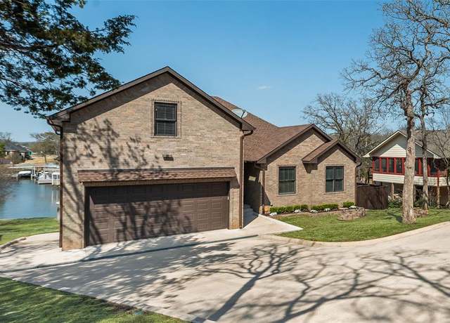 Property at 101 Manito Cv, Lake Kiowa, TX 76240, 5 beds, 3.5 baths
