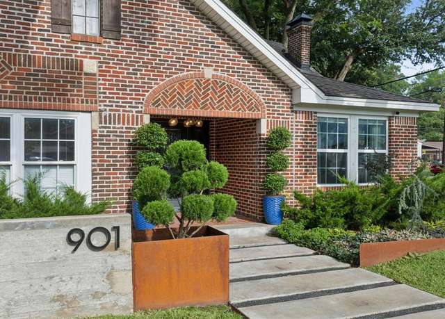 Property at 901 S Montreal Ave, Dallas, TX 75208, 3 beds, 3.5 baths