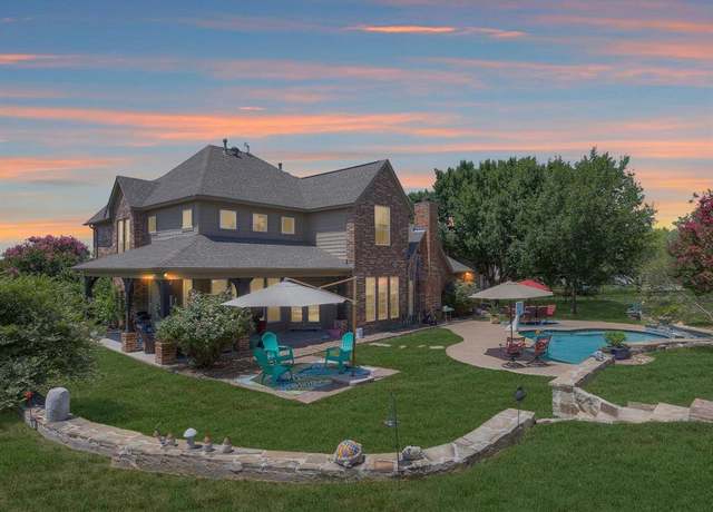 Property at 118 Corona Ct, Fort Worth, TX 76108, 5 beds, 4.5 baths