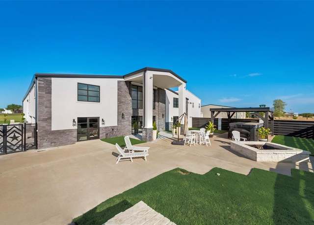 Property at 15619 Cessna Rd, Justin, TX 76247, 3 beds, 2.5 baths