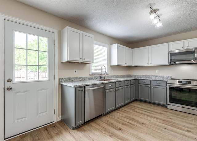 Property at 4504 Courtside Dr, Mckinney, TX 75070, 3 beds, 2.5 baths