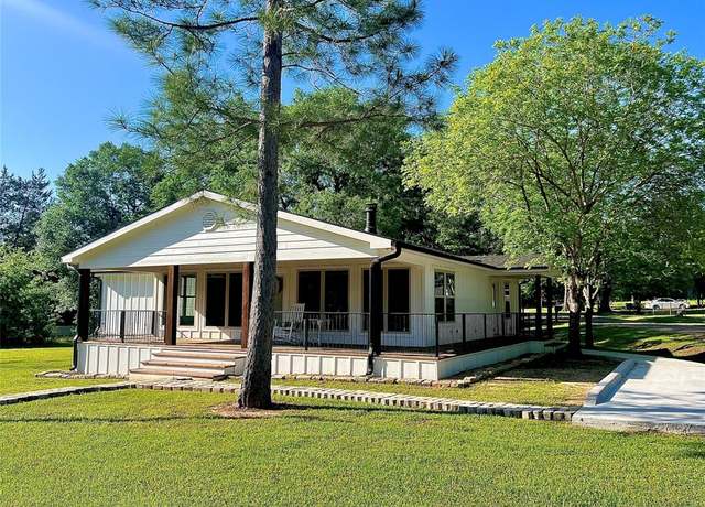 Property at 127 Bayview St, Gun Barrel City, TX 75156, 3 beds, 2 baths