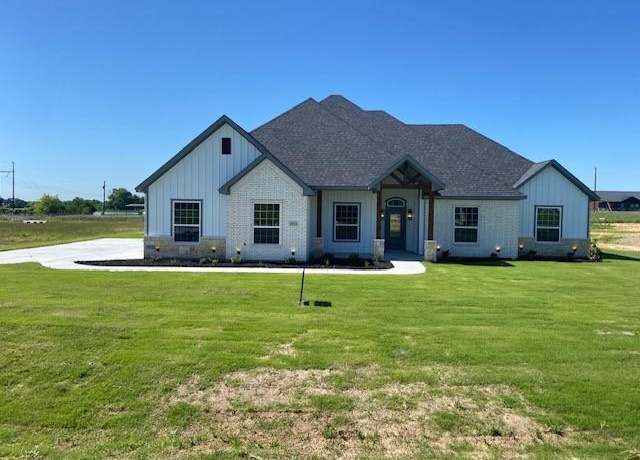 Property at 1024 Katie Ct, Reno, TX 76020, 4 beds, 2 baths