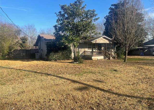 Property at 312 N Richardson St, Grand Saline, TX 75140, 4 beds, 2 baths