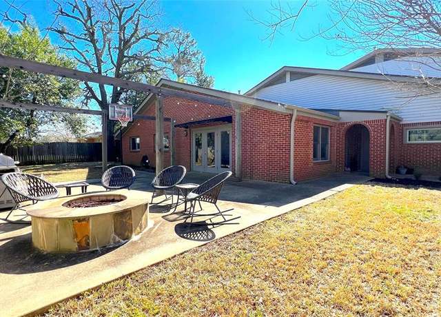 Property at 932 Troup Hwy, Tyler, TX 75701, 3 beds, 3 baths