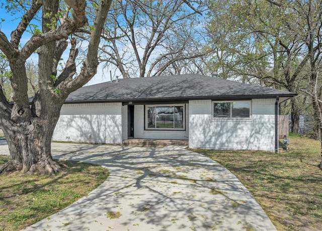 Property at 600 N Mill St, Bowie, TX 76230, 3 beds, 2 baths