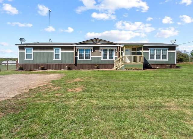 Property at 206 Scarlett Rd, Weatherford, TX 76087, 4 beds, 2 baths